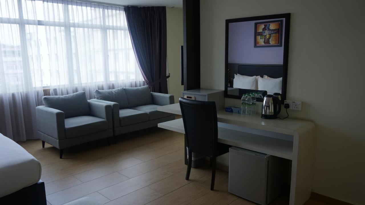 Be Boutique Hotel Kluang Exterior photo
