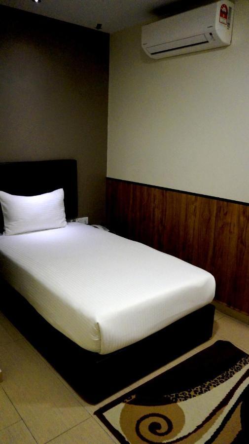 Be Boutique Hotel Kluang Exterior photo