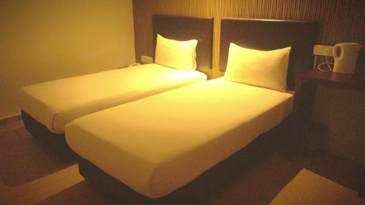 Be Boutique Hotel Kluang Exterior photo
